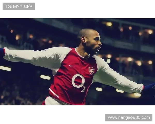 亨利对比阿森纳球员与罗德里传递信息